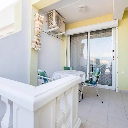 Apartment Beach Holiday Baska *