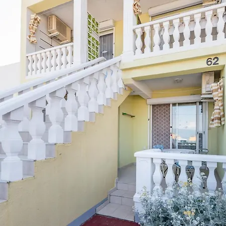 Apartment Beach Holiday Baska *