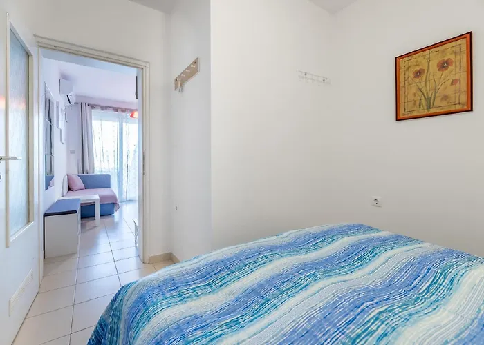 Beach Holiday Baska 바슈카