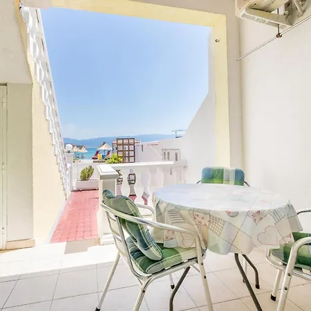 Beach Holiday Baska Appartement