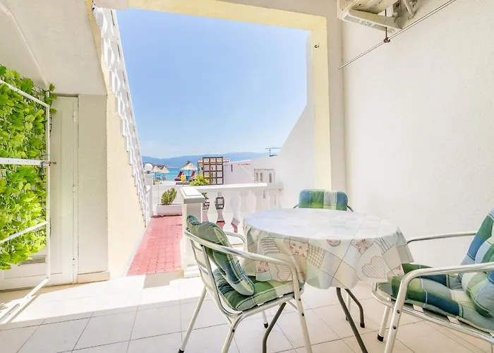 Beach Holiday Baska Apartament